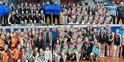 Zirve Basketbol Yılmaz Erten Sezonunda U16 Yıldız Kızlarda ŞAMPİYON