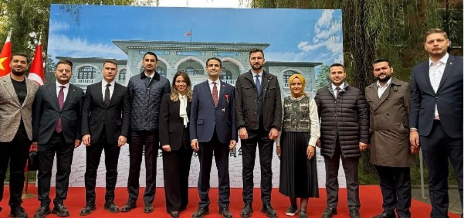 AK Gençlerin Başkanı Doğan Orak AK Parti Çin heyetinde