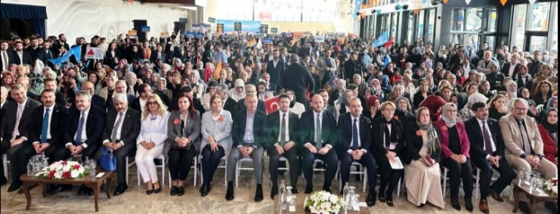 AK Kadınların yoğun katılımlı Danışma Meclisinde teşkilata birlik mesajı