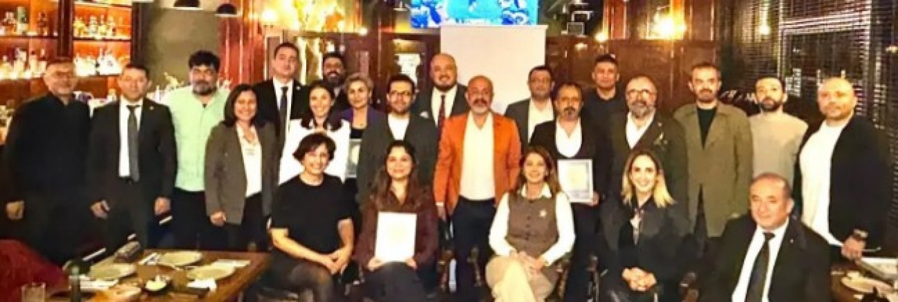 Akademik Odalar Birliğinin teşekkür plaketleri