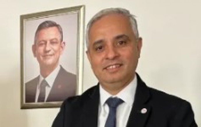 Merih Kuruçelik Yeni Parti İzmit seçilmiş başkan