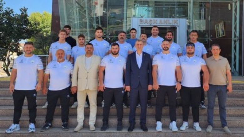 Başkan Sezer Pehlivanları Kırkpınara uğurladı