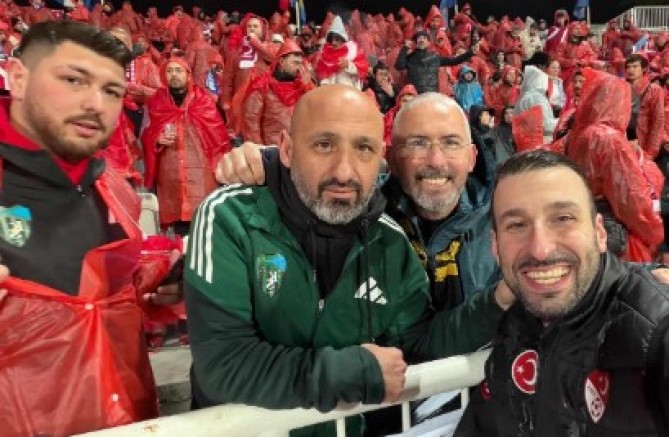 Bremenli Şahin Karaaslan İzmitlilerle Kosova maçında