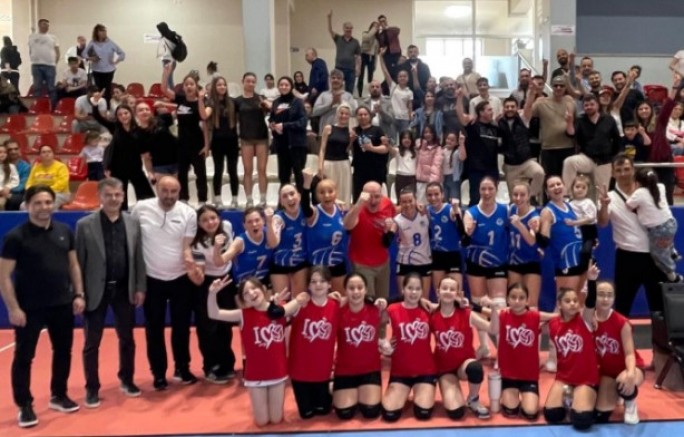 Büyük Kartepespor voleybol 2.lige yükseldi