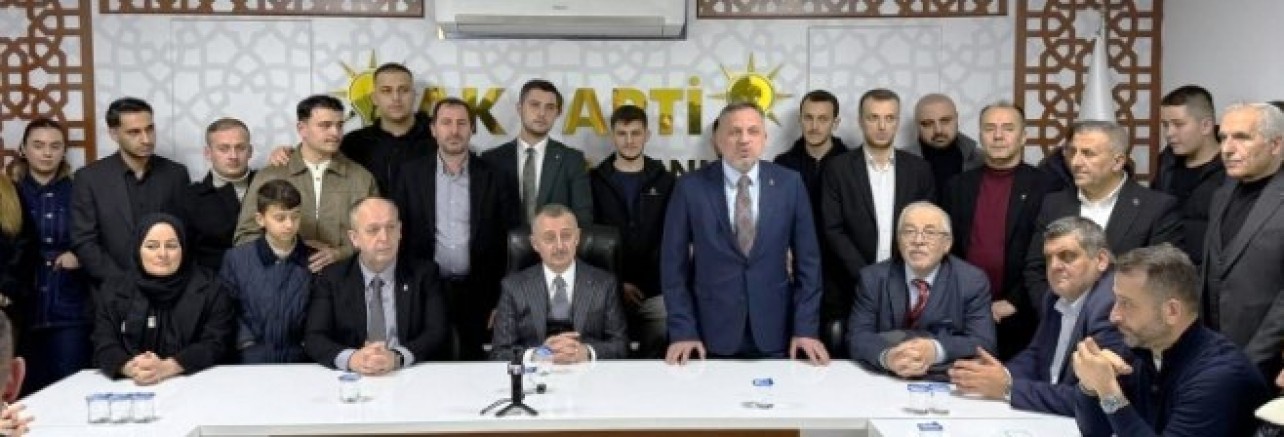 Büyükakın'ında katıldığı AK İzmit Bayramlaşmasında Dokuzlardan Vefa