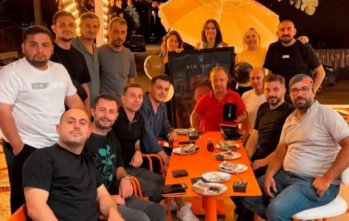 Dostlarından Mehmet Açık'a 50 nci Yaş kutlama partisi 