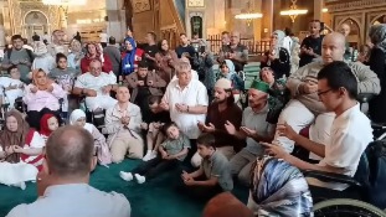 Engelsiz Umut Platformu Ayasofyayı dualarla inletti