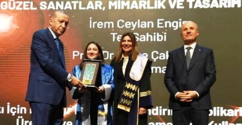 Erdoğan'dan İrem Ceylan'a Yılın doktora Tezi ödülü