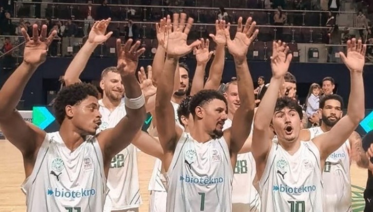 Fenerbahçe-Körfez Basket 85-84 Yarım basket farkla