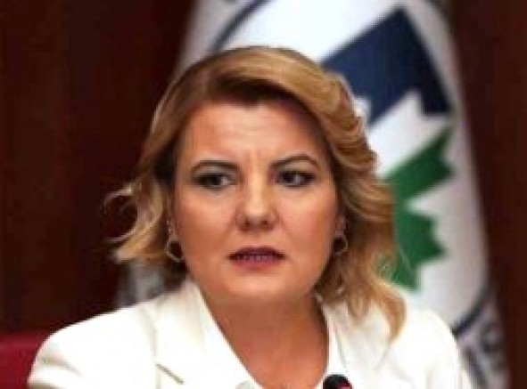İçişleri Fatma Hüriyeti görevden uzaklaştırdı