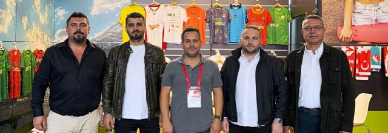 İZGİAD Heyetinden SİGN fuarında Kerem Oğuz ziyareti