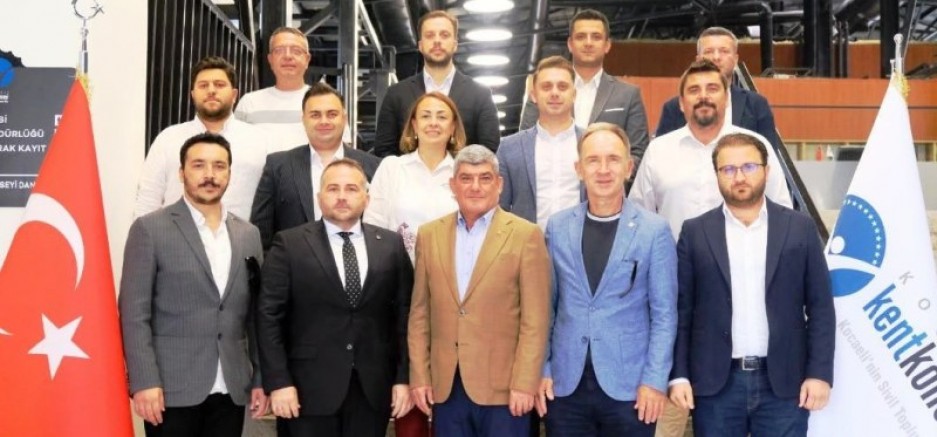 İzmitli Genç İş İnsanlarından Kent Konseyinde Ceyhun Yalçın ziyareti