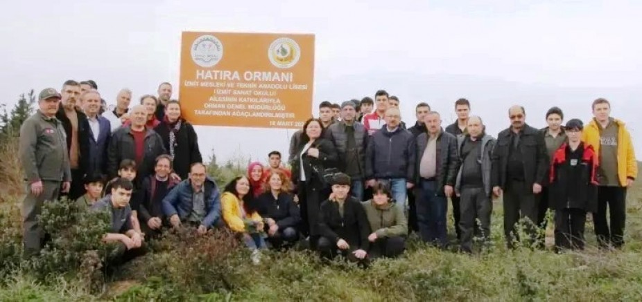 İzmit MTAL Öğrencileri 2.150 adet sahil çamı dikti