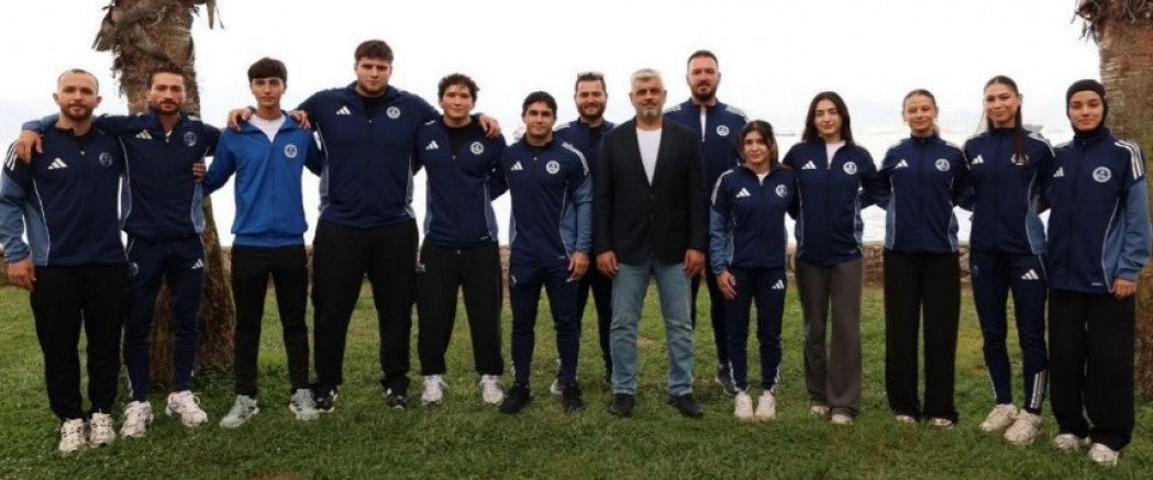 Kağıtspordan 13 sporcu Akdeniz Oyunlarında