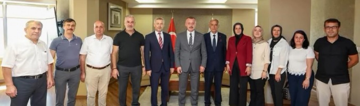 Manav Kültür Dernekleri Federasyonu Büyükşehir'de Büyükakın'a gitti