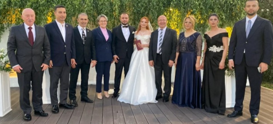 Meral Akşener Kurbanoğlu Ailesinin düğününde