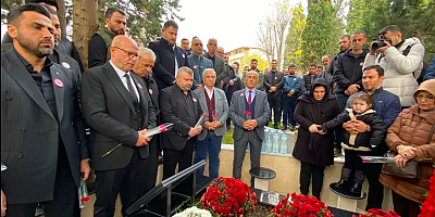Abdullah Karacan kabri başında dualarla anıldı