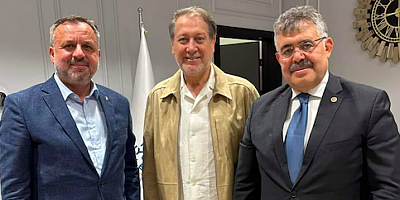 Ahmet Özhan Tipioğlu ve Dokuzlarla Kitap Fuarında