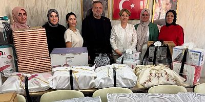 AK İzmit'ten Yağmur Taşboğa'ya çeyiz paketini Özdemir,Dokuzlar,Atabay  teslim etti 