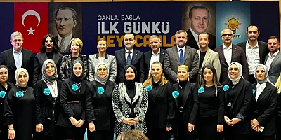 AK Parti İzmit Kadın Kolları Kongresinde Pınar Başkan güven tazeledi