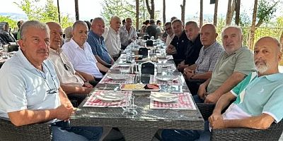 AK Parti İzmit kurucularına Necdet Eksenden kahvaltı