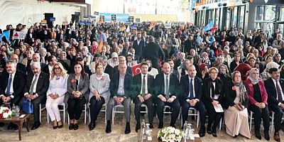 AK Kadınların yoğun katılımlı Danışma Meclisinde teşkilata birlik mesajı