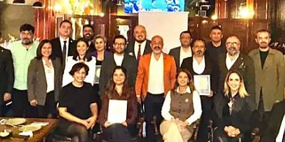 Akademik Odalar Birliğinin teşekkür plaketleri