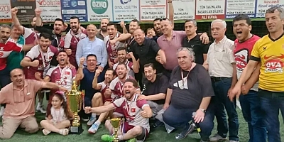Altın Kiraz Turnuvasında Cenksan Yangın’ı 4-2 yenen Ova Kasap Şampiyon