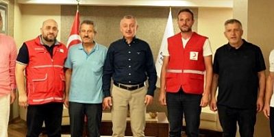 Başiskele Kızılay Şubesinin Tahir Başkan ziyareti