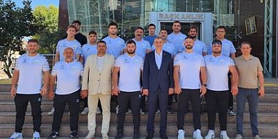 Başkan Sezer Pehlivanları Kırkpınara uğurladı
