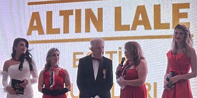 Bülent Türker'den Altın Lale ödülleri Eğitimcilere