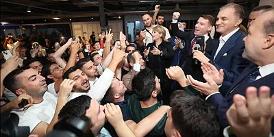 Çelik, AK Gençleri telefonla Erdoğan'la görüştürdü