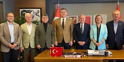CHP'deki  kahvaltıya tam kadro katıldılar