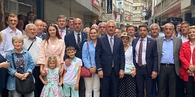 CHP Kocaeliden İl Binası önünde bayramlaşma