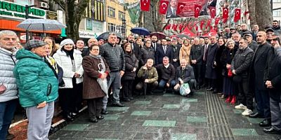 CHP Koceli İzmit İlçe Binası önünde bayramlaştı