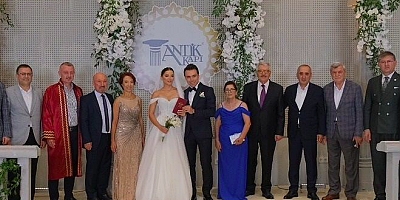 CHP'li Anıl Acurman Özge Danyılmaz'la dünyaevine girdi