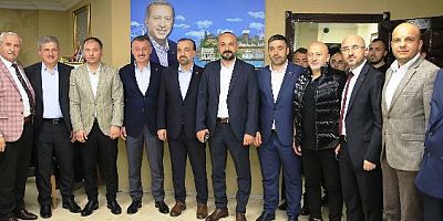 Cumhur İttifakı İl Başkanları Seçim gecesi AK Parti İl Başkanlığında