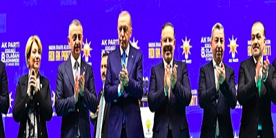 Erdoğan Kongre divan heyetiyle fotoğraf çektirdi