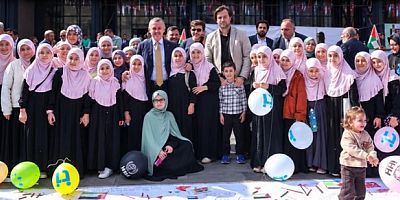“Filistinli Çocuklar İçin Çiz” Etkinliğinde Büyükakın,“Nehirden Denize Özgür Filistin” yazdı