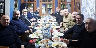 Yalı Evlerinde Büyükşehir eski bürokratları ifta açtı