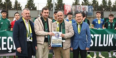 İskeçeli Gençler PAF Takımı ile dostluk maçında