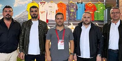 İZGİAD Heyetinden SİGN fuarında Kerem Oğuz ziyareti