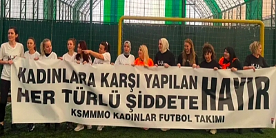 Kadın Muhasebeciler sahaya pankartla çıktı