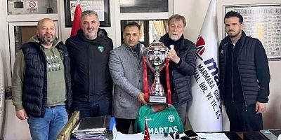 Kandıra GB Belediyespor kupayı Uztürk'e götürdü