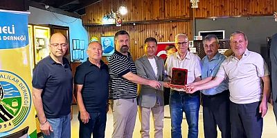 Kandıralıların Yaza Merhaba buluşmasında Yaşar'la Okyar'a vefa Plaketi