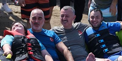 Karamürsel'de engelsiz deniz festivalinde eğlence