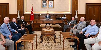 Kocaeli Eğitim Gönüllüleri Derneği Feyzi Utaş yönetimiyle Valilikte 