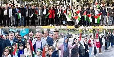 KGKT-KMKB Eyleminde binlerce insan el ele vererek Gazze Şeridi oldu