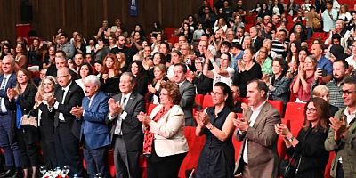 Oda Orkestrası konserini ayakta alkışladılar