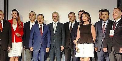 Küresel Gazetecilerden başarı ödülleri töreni